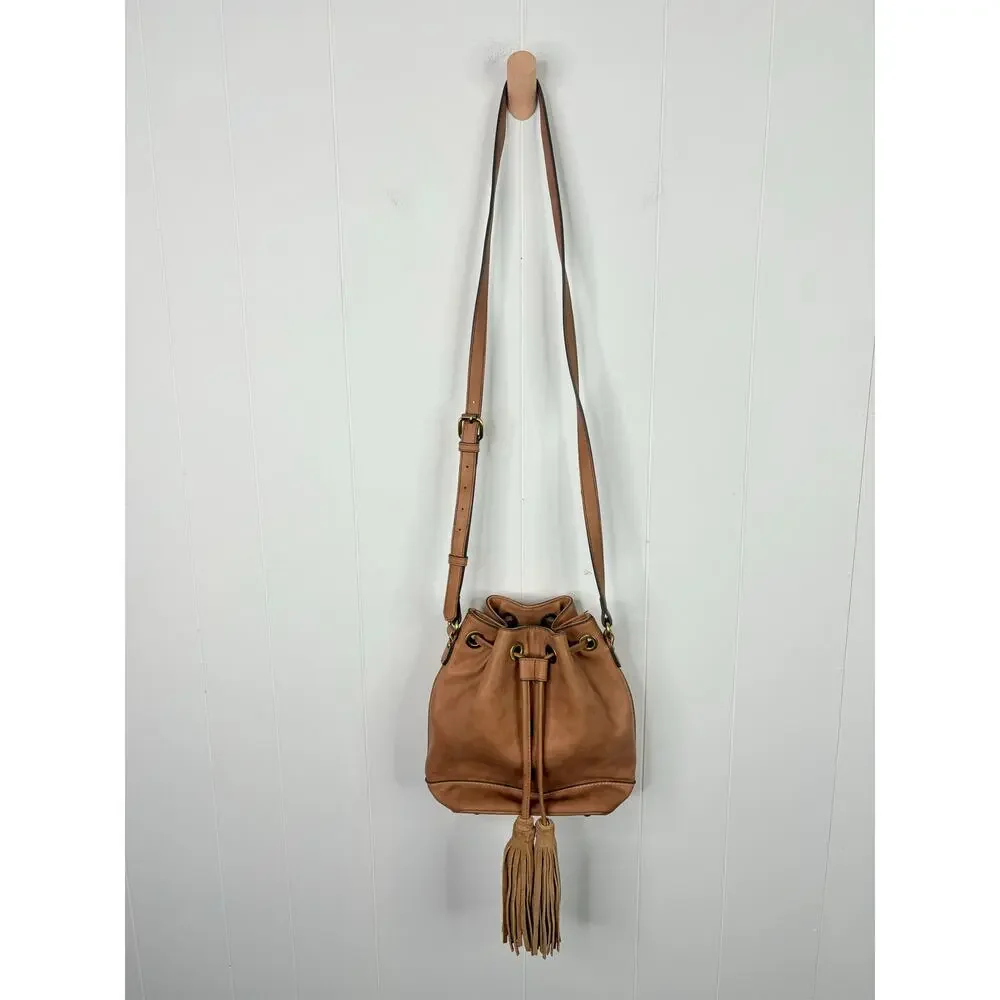 ✨2/$30✨Merona Tan Faux Leather Bucket Bag Tassel Crossbody Purse Western